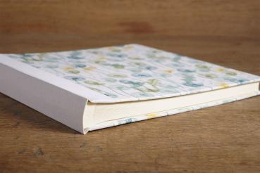 Album with floral motifs harmonious colors